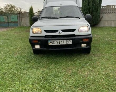 Белый Рено Рапид, объемом двигателя 1.9 л и пробегом 320 тыс. км за 1300 $, фото 2 на Automoto.ua