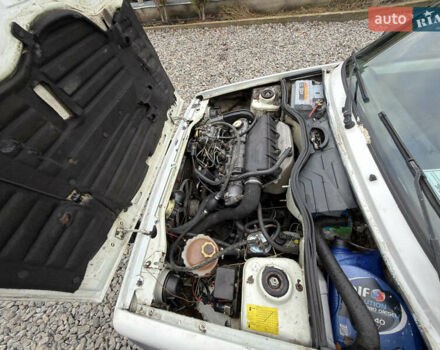 Белый Рено Рапид, объемом двигателя 1.6 л и пробегом 300 тыс. км за 999 $, фото 16 на Automoto.ua