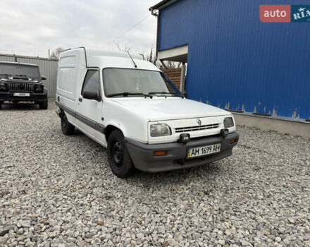 Белый Рено Рапид, объемом двигателя 1.6 л и пробегом 300 тыс. км за 999 $, фото 2 на Automoto.ua