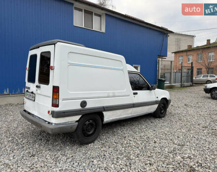 Белый Рено Рапид, объемом двигателя 1.6 л и пробегом 300 тыс. км за 999 $, фото 5 на Automoto.ua