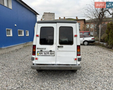 Белый Рено Рапид, объемом двигателя 1.6 л и пробегом 300 тыс. км за 999 $, фото 6 на Automoto.ua