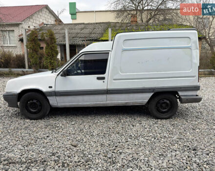 Белый Рено Рапид, объемом двигателя 1.6 л и пробегом 300 тыс. км за 999 $, фото 9 на Automoto.ua