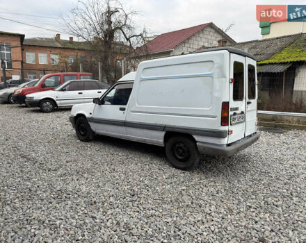 Белый Рено Рапид, объемом двигателя 1.6 л и пробегом 300 тыс. км за 999 $, фото 8 на Automoto.ua