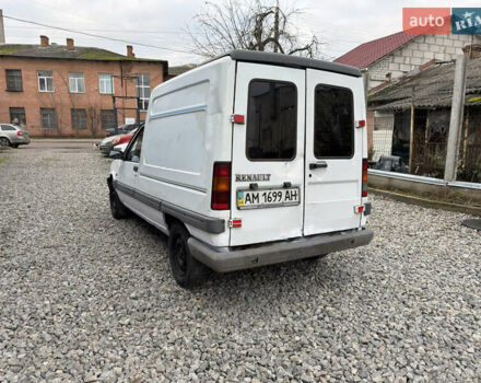 Белый Рено Рапид, объемом двигателя 1.6 л и пробегом 300 тыс. км за 999 $, фото 7 на Automoto.ua