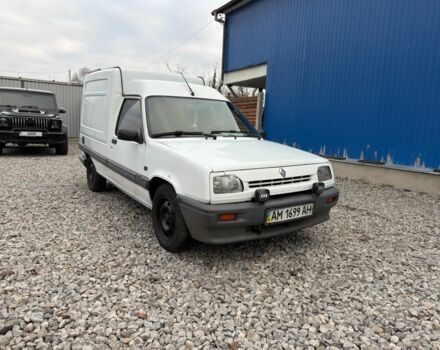 Білий Рено Рапід, об'ємом двигуна 1.6 л та пробігом 300 тис. км за 999 $, фото 2 на Automoto.ua