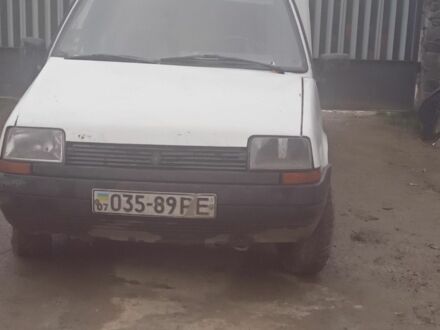 Рено Рапид 1987 в Перечине на Automoto.ua Белый Рено Рапид, объемом двигателя 0 л и пробегом 200 тыс. км за 500 $, фото 1 на Automoto.ua