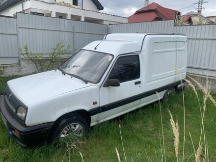 Белый Рено Рапид, объемом двигателя 0 л и пробегом 1 тыс. км за 1180 $, фото 1 на Automoto.ua