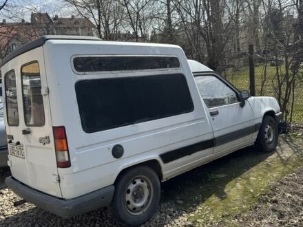 Белый Рено Рапид, объемом двигателя 1.1 л и пробегом 200 тыс. км за 800 $, фото 1 на Automoto.ua