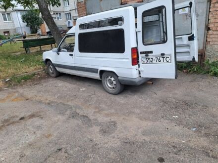 Белый Рено Рапид, объемом двигателя 0 л и пробегом 143 тыс. км за 1178 $, фото 1 на Automoto.ua