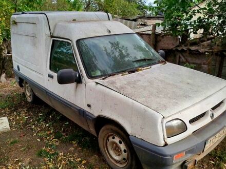 Білий Рено Рапід, об'ємом двигуна 1.9 л та пробігом 100 тис. км за 500 $, фото 1 на Automoto.ua