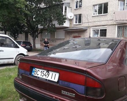 Красный Рено Сафран, объемом двигателя 2.2 л и пробегом 228 тыс. км за 1500 $, фото 3 на Automoto.ua