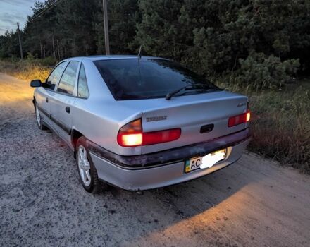 Серый Рено Сафран, объемом двигателя 2 л и пробегом 320 тыс. км за 2399 $, фото 4 на Automoto.ua