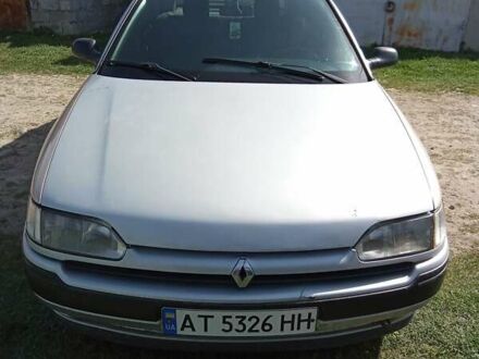 Серый Рено Сафран, объемом двигателя 2.5 л и пробегом 323 тыс. км за 800 $, фото 1 на Automoto.ua