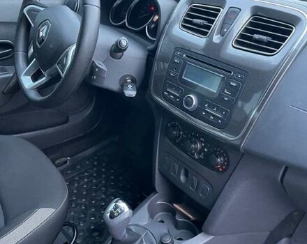 Белый Рено Сандеро СтэпВэй, объемом двигателя 0.9 л и пробегом 95 тыс. км за 8999 $, фото 18 на Automoto.ua