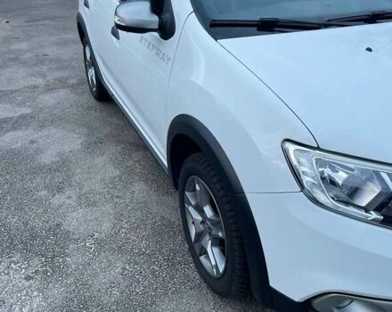 Белый Рено Сандеро СтэпВэй, объемом двигателя 0.9 л и пробегом 95 тыс. км за 8999 $, фото 15 на Automoto.ua