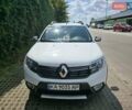 Білий Рено Сандеро СтепВей, об'ємом двигуна 0.9 л та пробігом 56 тис. км за 11000 $, фото 4 на Automoto.ua