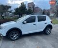 Белый Рено Сандеро СтэпВэй, объемом двигателя 0.9 л и пробегом 95 тыс. км за 8999 $, фото 1 на Automoto.ua