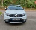 Білий Рено Сандеро СтепВей, об'ємом двигуна 0.9 л та пробігом 140 тис. км за 8800 $, фото 1 на Automoto.ua