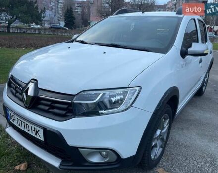 Белый Рено Сандеро СтэпВэй, объемом двигателя 0.9 л и пробегом 95 тыс. км за 8999 $, фото 3 на Automoto.ua