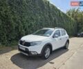 Білий Рено Сандеро СтепВей, об'ємом двигуна 0.9 л та пробігом 56 тис. км за 11000 $, фото 1 на Automoto.ua