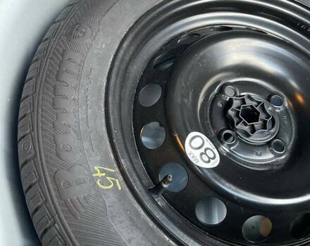 Белый Рено Сандеро СтэпВэй, объемом двигателя 0.9 л и пробегом 95 тыс. км за 8999 $, фото 32 на Automoto.ua