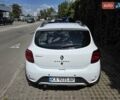 Білий Рено Сандеро СтепВей, об'ємом двигуна 0.9 л та пробігом 56 тис. км за 11000 $, фото 3 на Automoto.ua