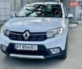 Белый Рено Сандеро СтэпВэй, объемом двигателя 0.9 л и пробегом 113 тыс. км за 8700 $, фото 1 на Automoto.ua