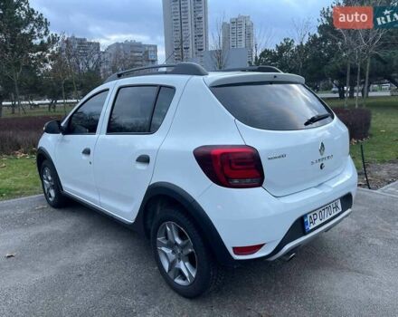 Белый Рено Сандеро СтэпВэй, объемом двигателя 0.9 л и пробегом 95 тыс. км за 8999 $, фото 9 на Automoto.ua