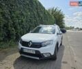 Білий Рено Сандеро СтепВей, об'ємом двигуна 0.9 л та пробігом 56 тис. км за 11000 $, фото 5 на Automoto.ua