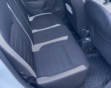 Белый Рено Сандеро СтэпВэй, объемом двигателя 0.9 л и пробегом 95 тыс. км за 8999 $, фото 12 на Automoto.ua