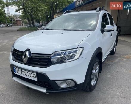 Білий Рено Сандеро СтепВей, об'ємом двигуна 1.5 л та пробігом 114 тис. км за 11600 $, фото 2 на Automoto.ua