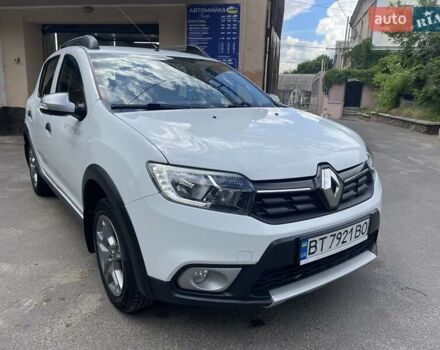 Білий Рено Сандеро СтепВей, об'ємом двигуна 1.5 л та пробігом 114 тис. км за 11600 $, фото 3 на Automoto.ua