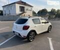 Білий Рено Сандеро СтепВей, об'ємом двигуна 1.46 л та пробігом 200 тис. км за 9500 $, фото 11 на Automoto.ua
