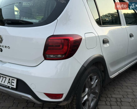 Білий Рено Сандеро СтепВей, об'ємом двигуна 1.46 л та пробігом 120 тис. км за 9700 $, фото 18 на Automoto.ua