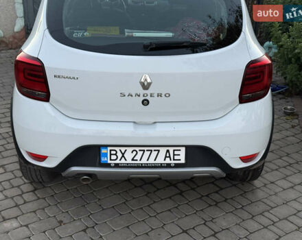 Білий Рено Сандеро СтепВей, об'ємом двигуна 1.46 л та пробігом 120 тис. км за 9700 $, фото 17 на Automoto.ua