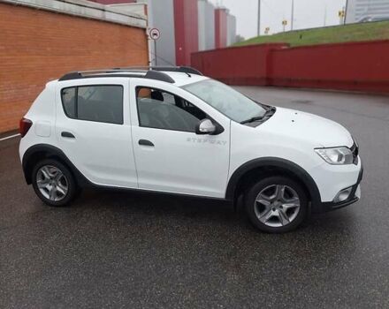 Белый Рено Сандеро СтэпВэй, объемом двигателя 1.46 л и пробегом 136 тыс. км за 9950 $, фото 27 на Automoto.ua