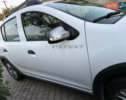 Білий Рено Сандеро СтепВей, об'ємом двигуна 1.46 л та пробігом 120 тис. км за 9700 $, фото 11 на Automoto.ua