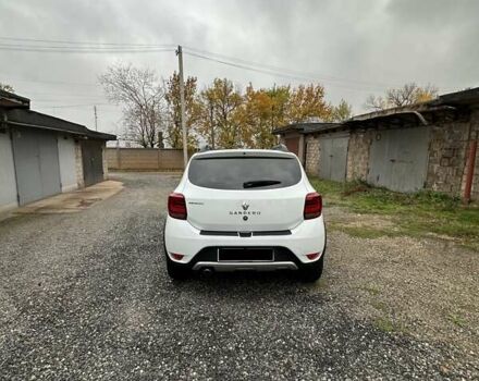 Белый Рено Сандеро СтэпВэй, объемом двигателя 0.9 л и пробегом 57 тыс. км за 9500 $, фото 7 на Automoto.ua