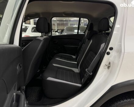 Белый Рено Сандеро СтэпВэй, объемом двигателя 0 л и пробегом 136 тыс. км за 11000 $, фото 7 на Automoto.ua