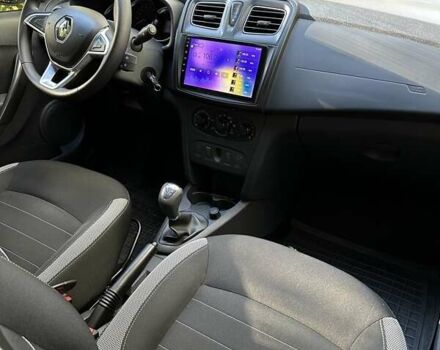 Белый Рено Сандеро СтэпВэй, объемом двигателя 0.9 л и пробегом 57 тыс. км за 9500 $, фото 10 на Automoto.ua