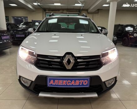Белый Рено Сандеро СтэпВэй, объемом двигателя 0 л и пробегом 136 тыс. км за 11000 $, фото 1 на Automoto.ua