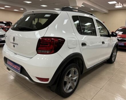 Белый Рено Сандеро СтэпВэй, объемом двигателя 0 л и пробегом 136 тыс. км за 11000 $, фото 5 на Automoto.ua