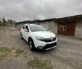 Белый Рено Сандеро СтэпВэй, объемом двигателя 0.9 л и пробегом 57 тыс. км за 9500 $, фото 2 на Automoto.ua