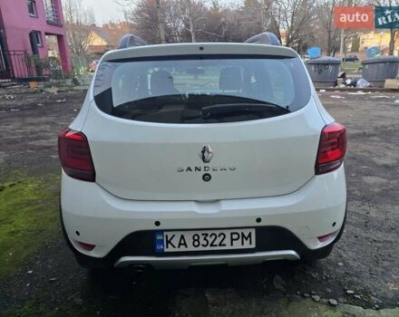 Білий Рено Сандеро СтепВей, об'ємом двигуна 0.9 л та пробігом 105 тис. км за 8900 $, фото 3 на Automoto.ua