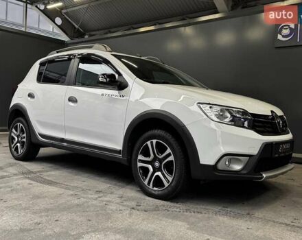 Белый Рено Сандеро СтэпВэй, объемом двигателя 0.9 л и пробегом 39 тыс. км за 11900 $, фото 17 на Automoto.ua