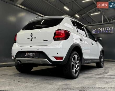 Белый Рено Сандеро СтэпВэй, объемом двигателя 0.9 л и пробегом 39 тыс. км за 11900 $, фото 14 на Automoto.ua