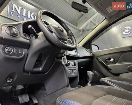 Белый Рено Сандеро СтэпВэй, объемом двигателя 0.9 л и пробегом 39 тыс. км за 11900 $, фото 28 на Automoto.ua