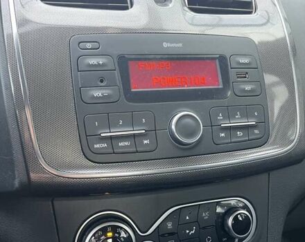 Білий Рено Сандеро СтепВей, об'ємом двигуна 0.9 л та пробігом 99 тис. км за 7879 $, фото 18 на Automoto.ua