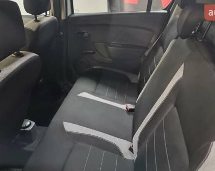 Белый Рено Сандеро СтэпВэй, объемом двигателя 0.9 л и пробегом 39 тыс. км за 8100 $, фото 6 на Automoto.ua