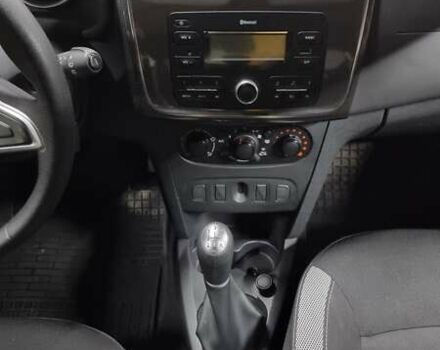 Белый Рено Сандеро СтэпВэй, объемом двигателя 0.9 л и пробегом 39 тыс. км за 8100 $, фото 7 на Automoto.ua